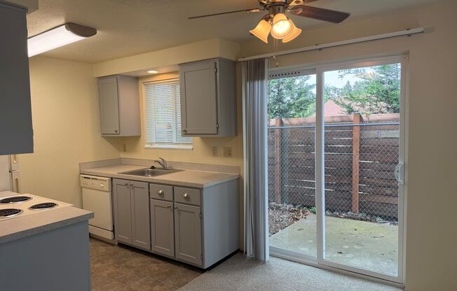 2 beds, 1 bath, 900 sqft, $1,479, Unit 45H