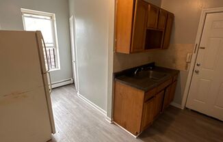 2 beds, 1 bath, 700 sqft, $1,600, Unit 10