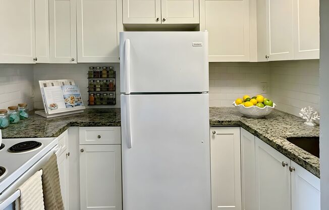 2 beds, 1 bath, 775 sqft, $1,199