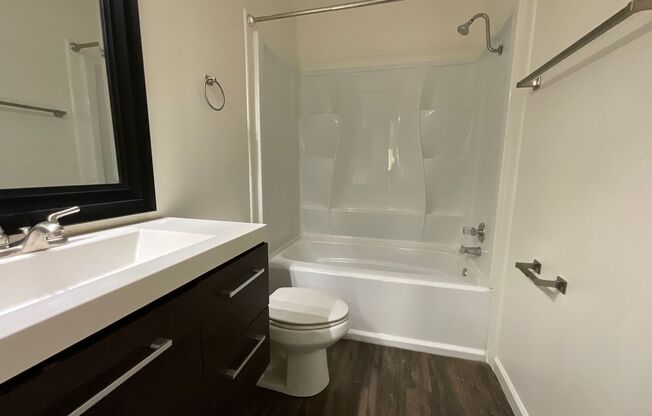1 bed, 1 bath, 650 sqft, $1,175, Unit 201