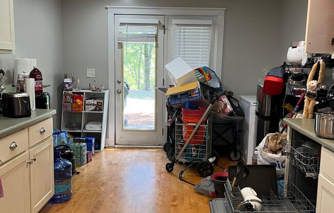 3 beds, 3 baths, $2,400, Unit C306
