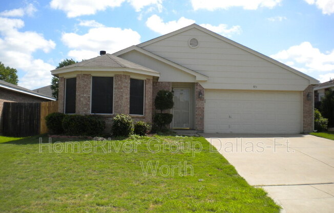 513 HOLLYBERRY DR
