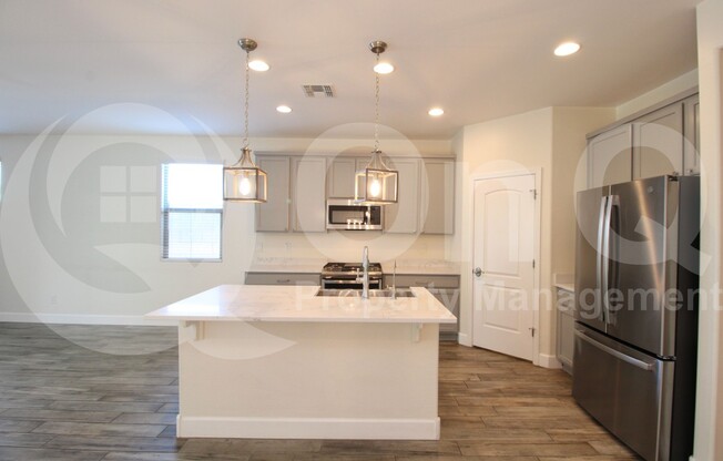 8221 E JEROME AVE