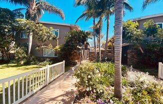 Lovely 2 bedroom/1 Bathroom hidden gem located in Pacific Beach!!