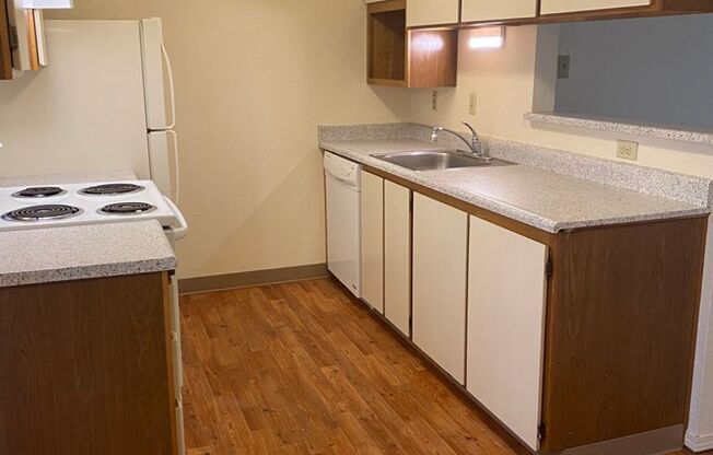 2 beds, 1 bath, 803 sqft, $1,468, Unit CMV 12223 - 204