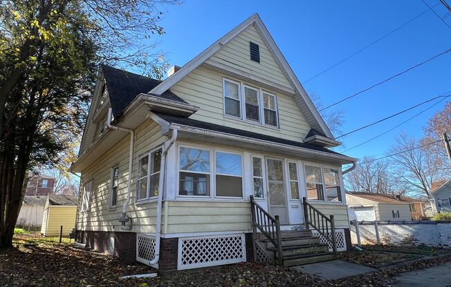 Charming 3-Bedroom Near IWU