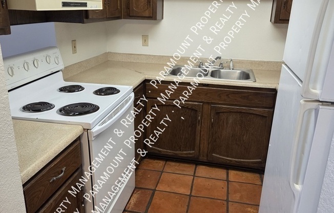 7525 N 47 LN