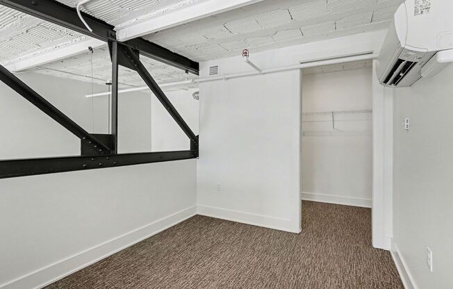 1 bed, 1 bath, 737 sqft, $1,800, Unit Apartment #124