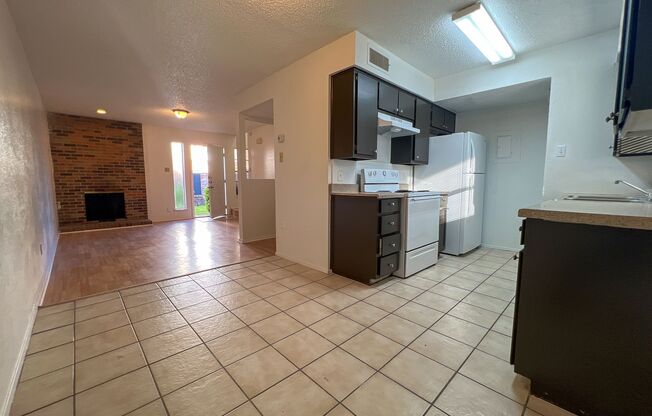 2 beds, 1.5 baths, 1,000 sqft, $1,150, Unit 4928 Diaz Unit 3