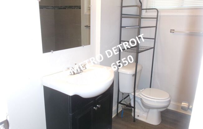 3 beds, 1 bath, $1,275