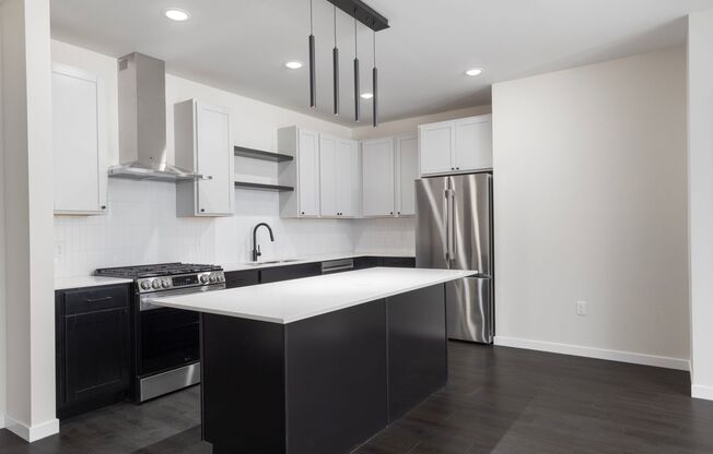 2 beds, 2 baths, 1,393 sqft, $3,150, Unit 737