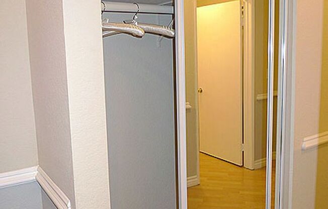 2 beds, 2 baths, 910 sqft, $2,595, Unit 410