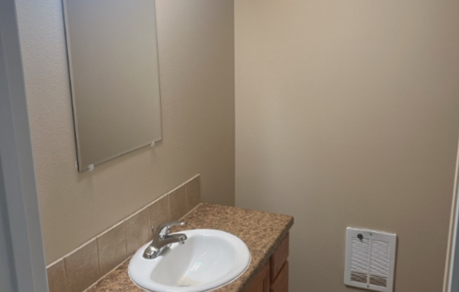 Studio, 1 bath, 581 sqft, $1,100