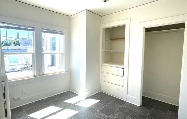 FOSTER APARTMENTS (OREG05)