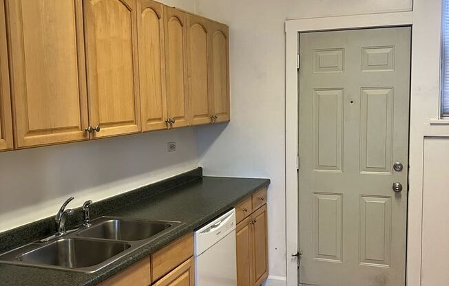 1 bed, 1 bath, 900 sqft, $1,750, Unit 4410-49