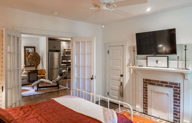 Charming Furnished Two-Bedroom in Historic Montford