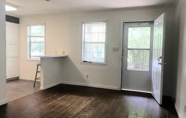 1 bed, 1 bath, $900