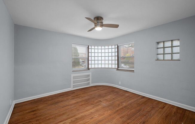 5835-45 Lindenwood Avenue