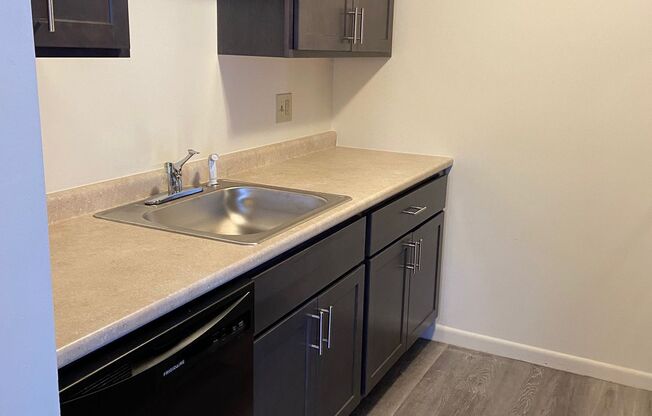 1 bed, 1 bath, 700 sqft, $1,650, Unit 150-4E