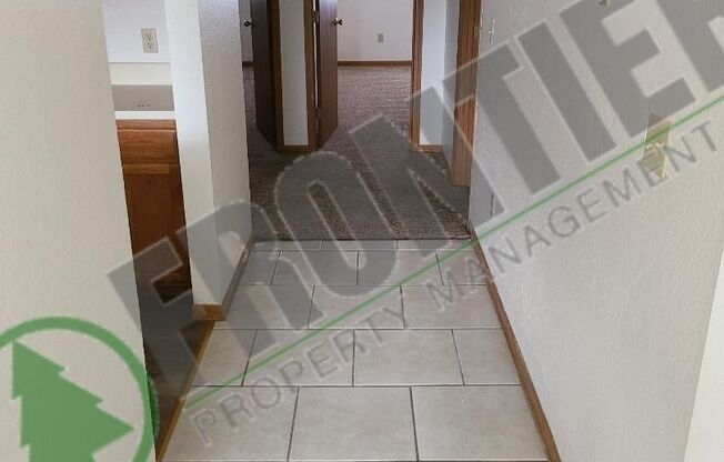 2 beds, 1 bath, $750, Unit 211 McGoodwin St Apt 05