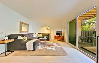 Ideally Located Stunning 2BD/2BA Condo in La Jolla! w/ Parking & Large Patio - Only $3,395/mo!