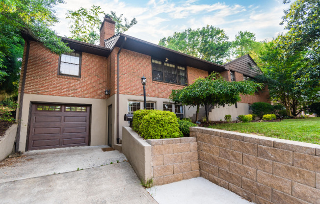 1219 GREENWAY CT