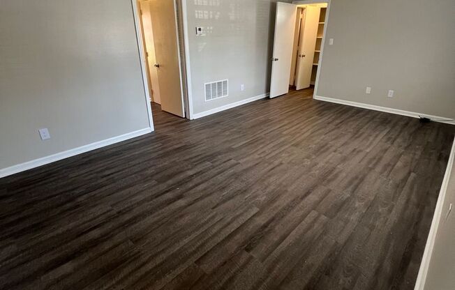 1 bed, 1 bath, 732 sqft, $815, Unit M-8