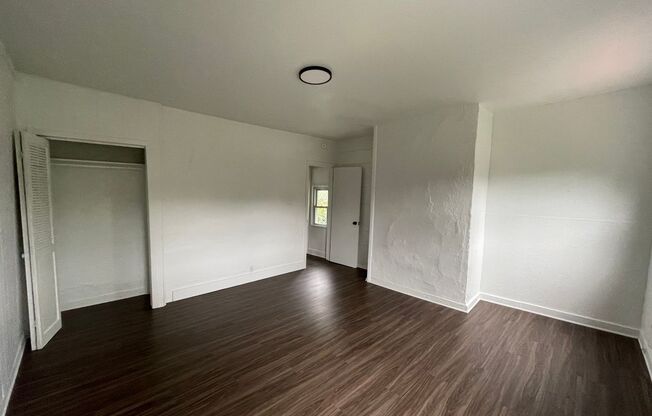 3 beds, 1 bath, $1,725, Unit South Side Slopes