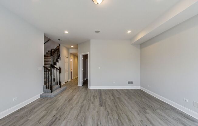 3332 W PALMER ST