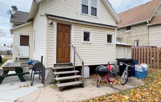 823 YOUT ST