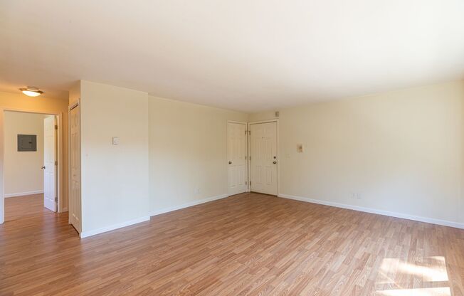 Dabestani 5-Plex Apartments - Cozy Parkside Living in the Central District! Move in Specials!