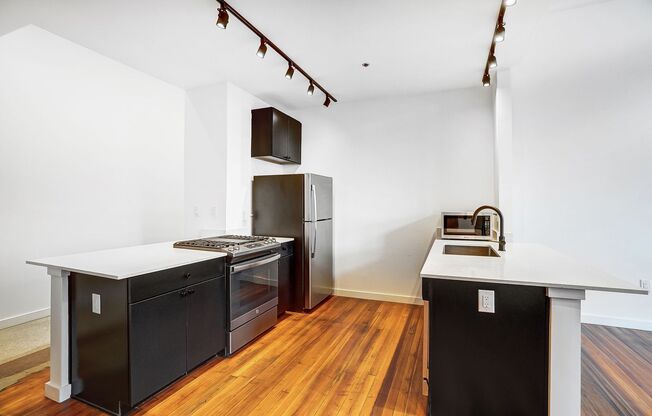 2 beds, 2 baths, 1,430 sqft, $2,736, Unit 100-301