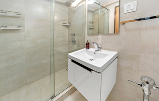 1 bed, 1 bath, $3,300, Unit 1H