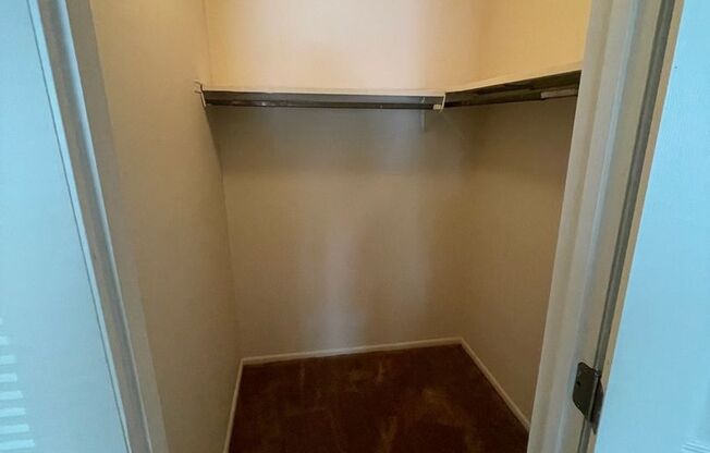 1 bed, 1 bath, 720 sqft, $1,195, Unit 5970105