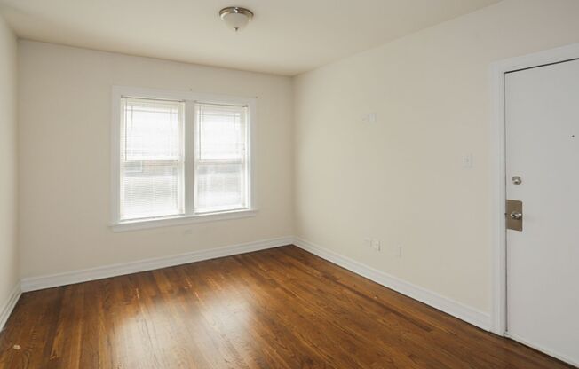 2 beds, 1 bath, 854 sqft, $2,750, Unit 3816S-1E
