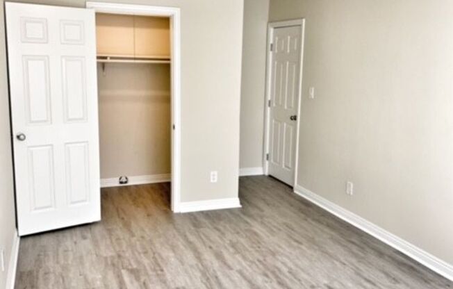 2 beds, 1 bath, 1,307 sqft, $2,595, Unit 04