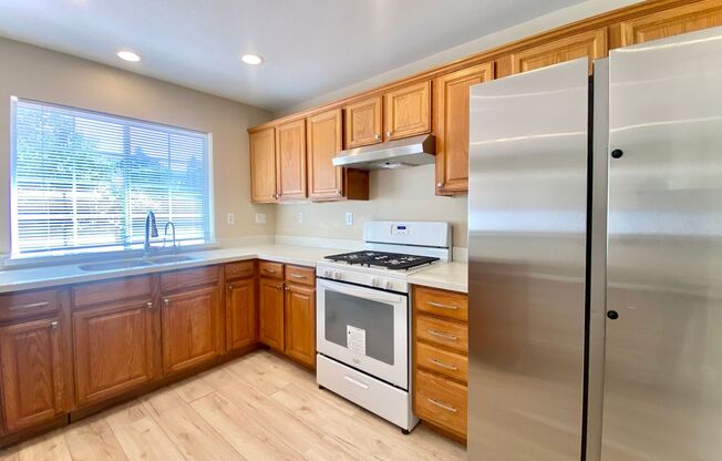 Lovely 3-bedroom home for rent in Fremont! – Cherry-Guardino Neighborhood!