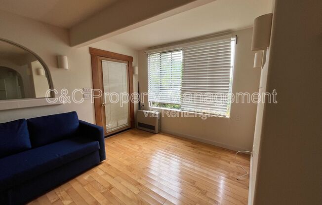 1194 STERLING AVE