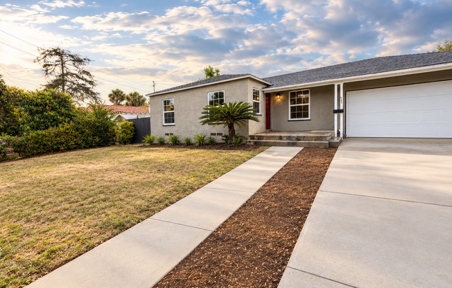 356 D Street - 3 bedroom single level home located walking distance from downtown Chula Vista- Available NOV 15th.