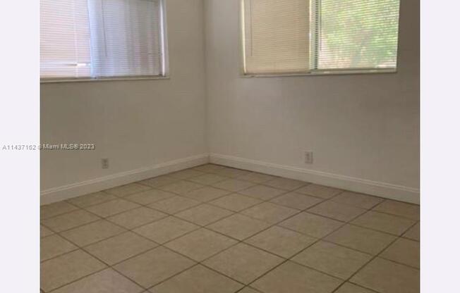 401 SW 8 ST