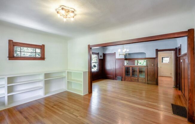 Mid Town 2 Bedroom 2 Bathroom 1260 Sqft. Bungalow for Lease