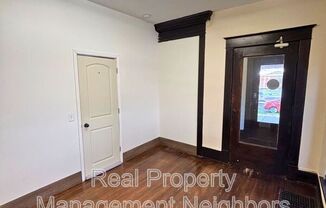 216 LAFAYETTE AVE NE