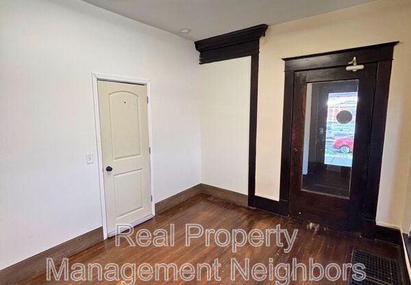 216 LAFAYETTE AVE NE