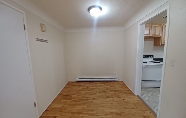 1 bed, 1 bath, $1,075, Unit 1818