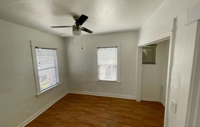 2 beds, 1 bath, $2,195