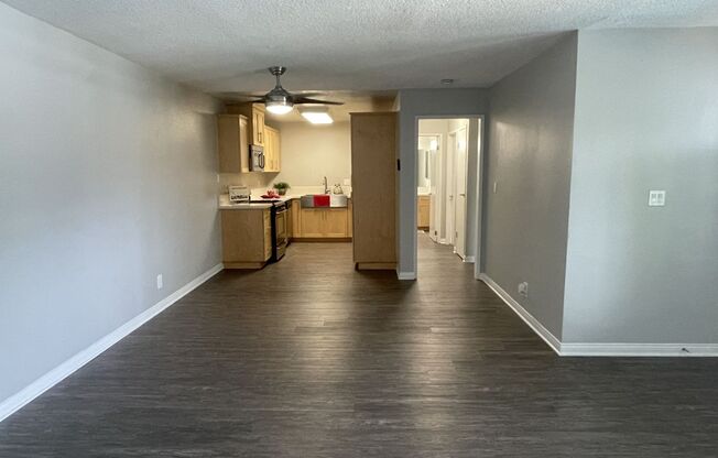 2 beds, 1 bath, 890 sqft, $2,630, Unit 0102