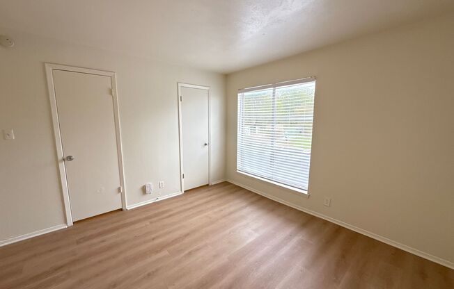 2 beds, 1 bath, 924 sqft, $1,875, Unit OPA-252