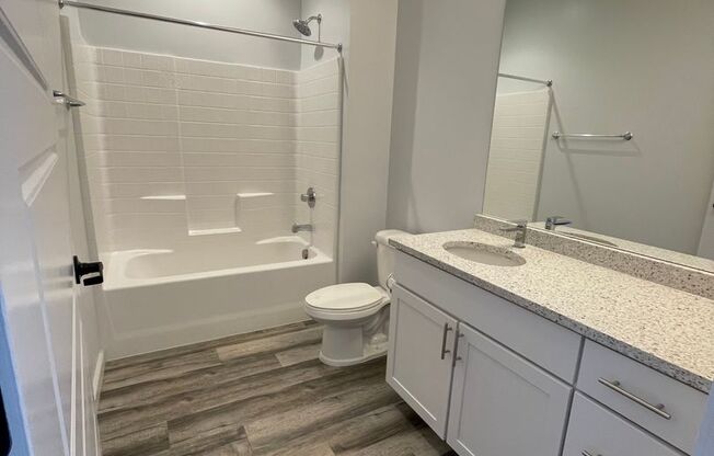 Studio, 1 bath, 575 sqft, $1,650, Unit 409