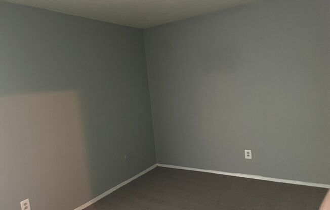 2 beds, 1.5 baths, 1,002 sqft, $1,210, Unit 617