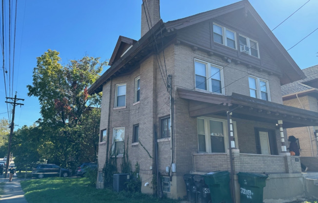 7 Bedroom House Located in Clifton Near UC's Campus